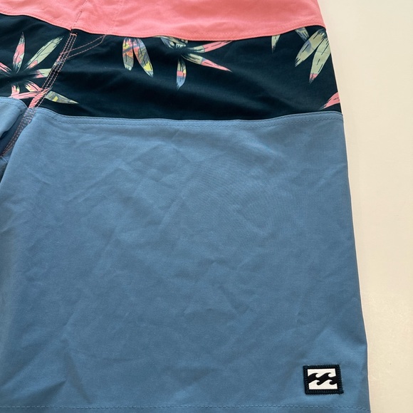 Billabong Tribong Pro 19" Boardshorts Blue Haze NWOT Men’s Size 32 - Picture 4 of 10
